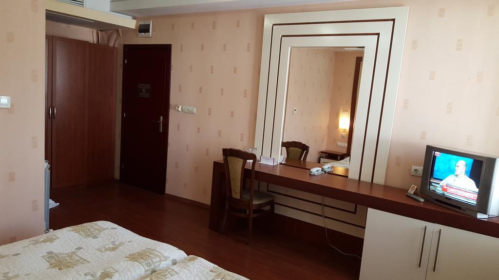 Отель Bozukova House Сливен Номер фото